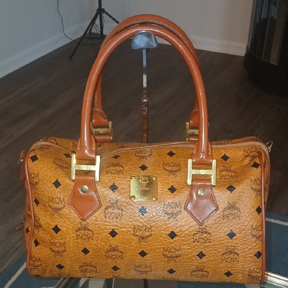 MCM Women's Tan Leather Handbag With COA - Picture 1 of 13